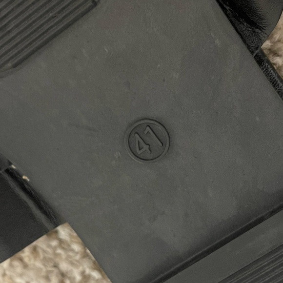 NEW Sparkle Bedazzled Diamond Flip Flop Sandals Sz 9.5 (41) - Picture 3 of 4